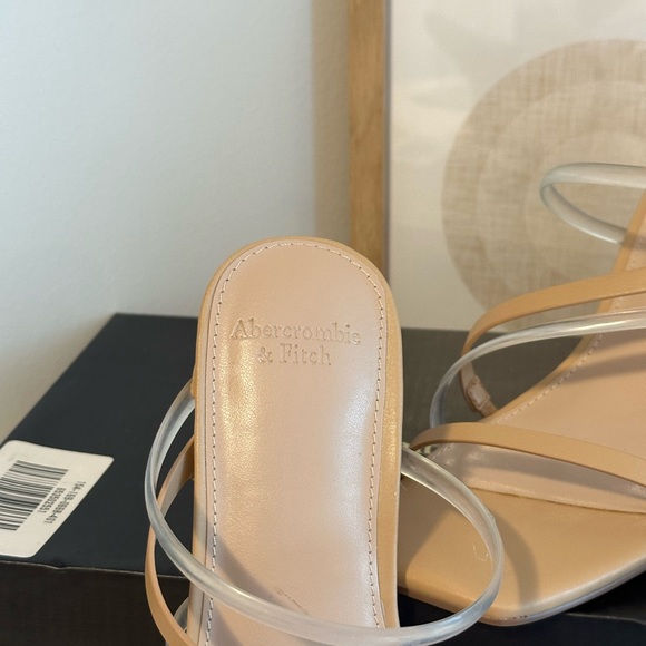 Nude Heels from Abercrombie - Picture 4 of 5